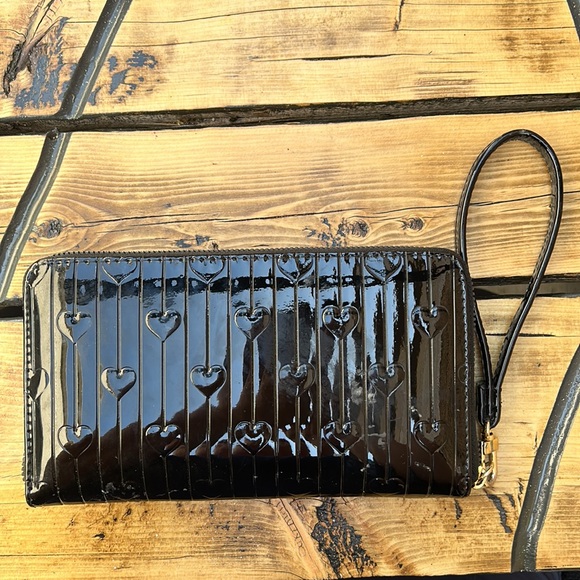 Betsey Johnson Black Wristlet - Picture 4 of 4